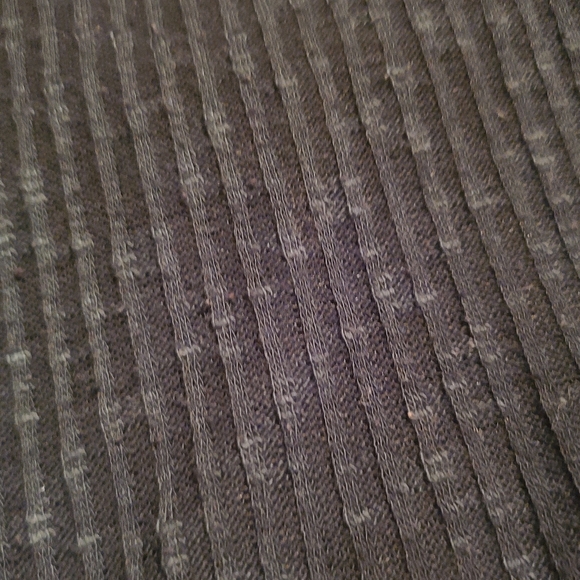 Emerald Turtleneck Crop - Picture 4 of 5